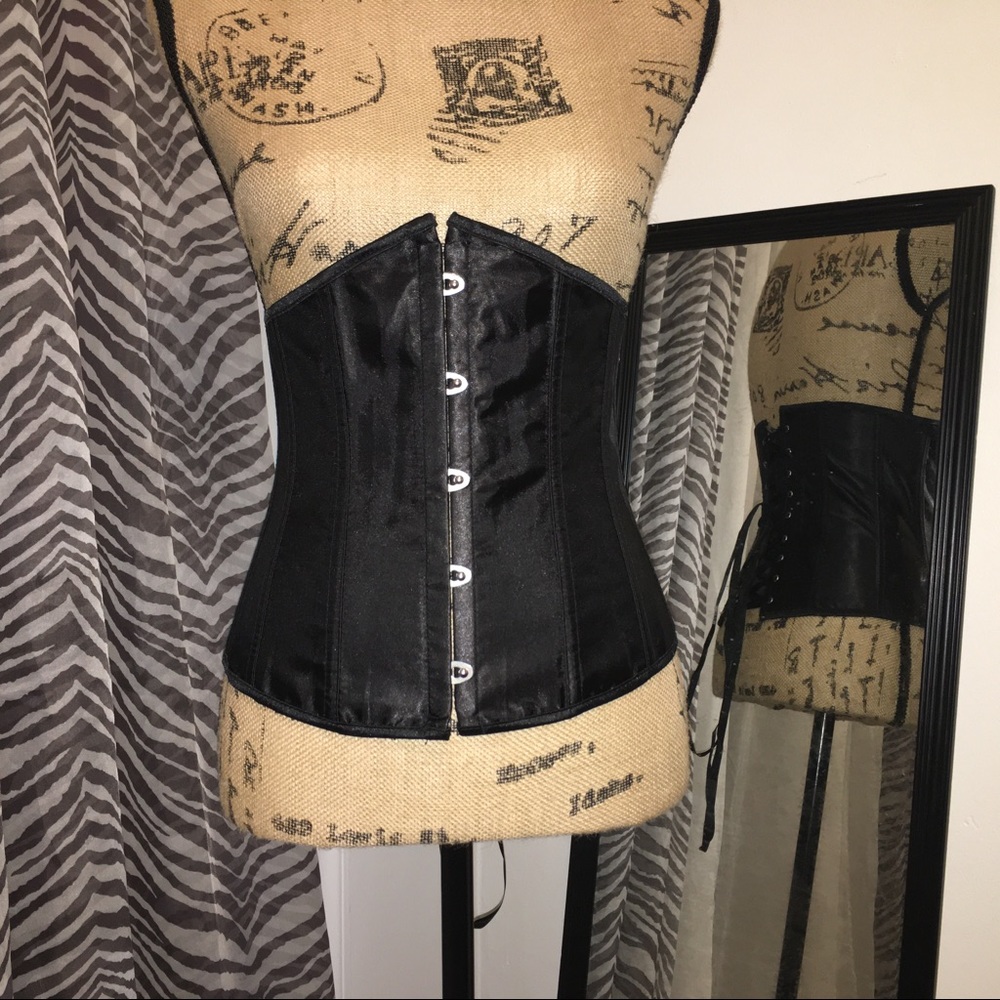 Satin Underbust Corset🖤